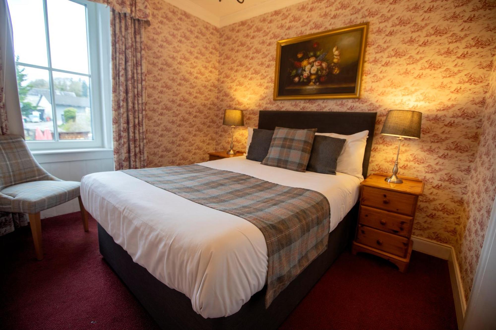Mckays Hotel Пітлохрі Екстер'єр фото