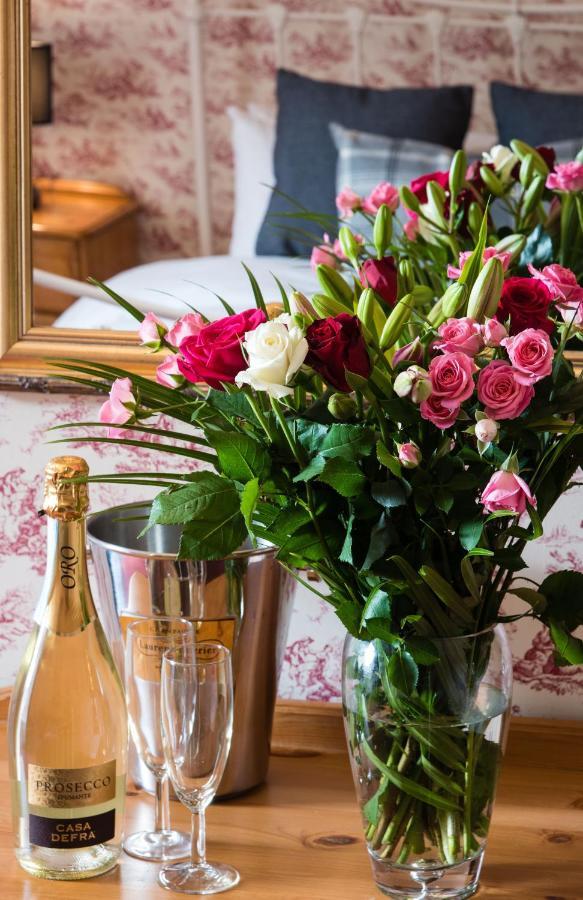 Mckays Hotel Пітлохрі Екстер'єр фото